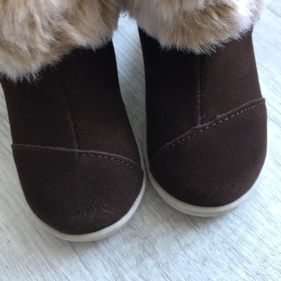 Adorable Toms Booties. Purchased new, tried on, but never worn - Picture 4 of 10